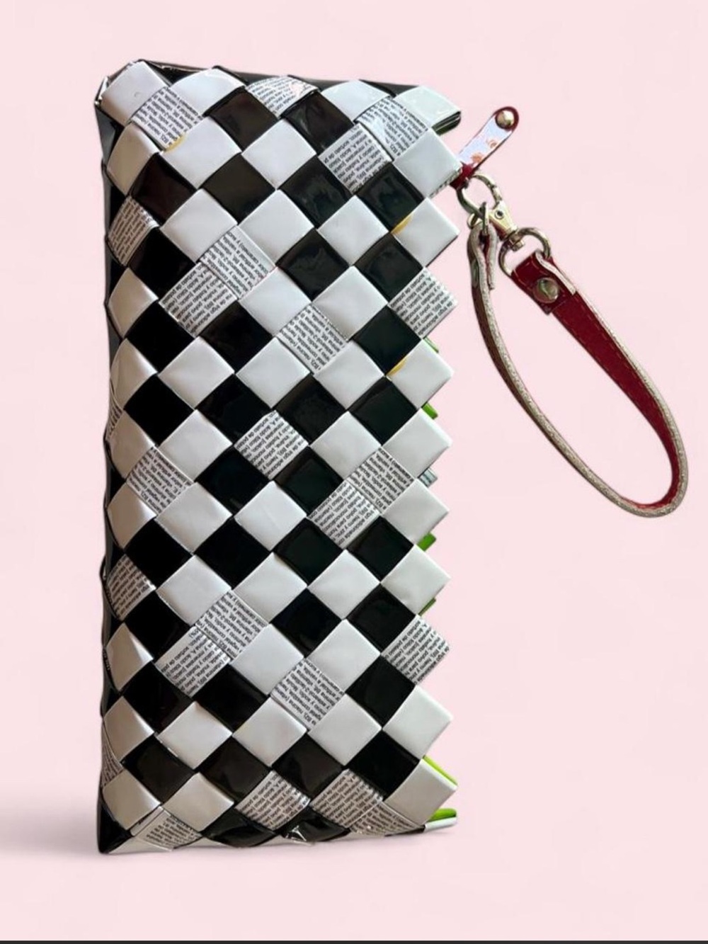 ❤️Nahui Ollin Black & White Woven Wristlet Clutch